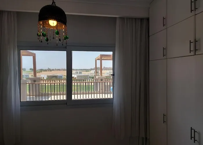 Lovely 1-bedroom With Sea View & Pool Appartamento Hurghada