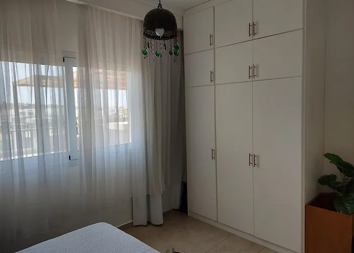 Appartamento Lovely 1-bedroom With Sea View & Pool